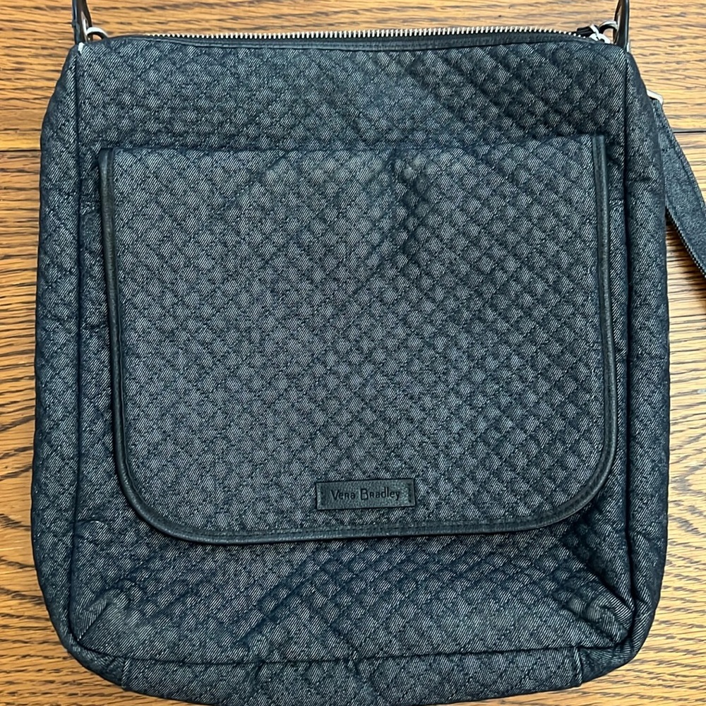 Vera Bradley crossbody style purse in Heather  black color.